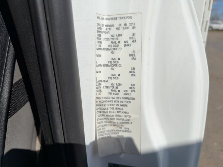 2015-chevrolet-silverado-3500hd-image-27