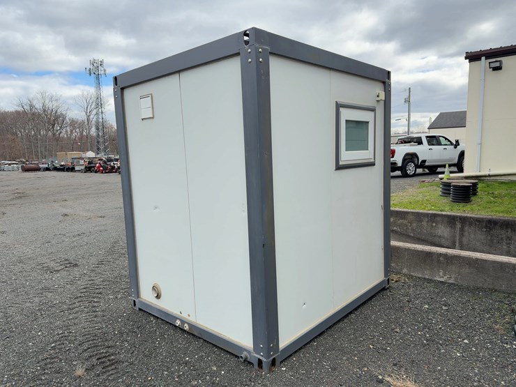 portable-restroom-image-2