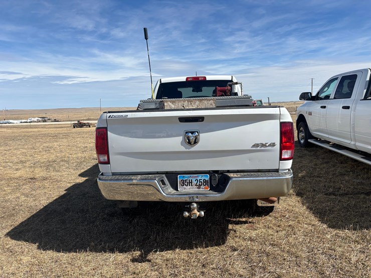 2015-dodge-2500-image-3