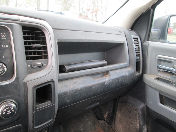 2015-dodge-ram-2500-image-32