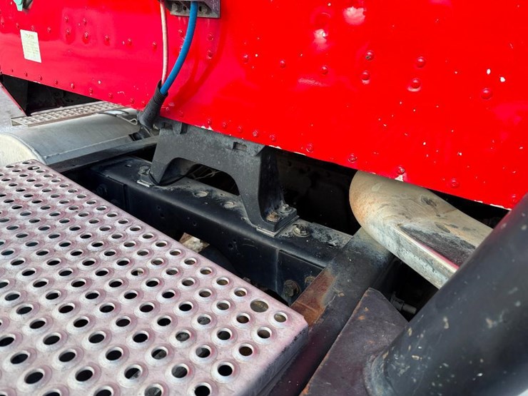 international-9900i-image-45