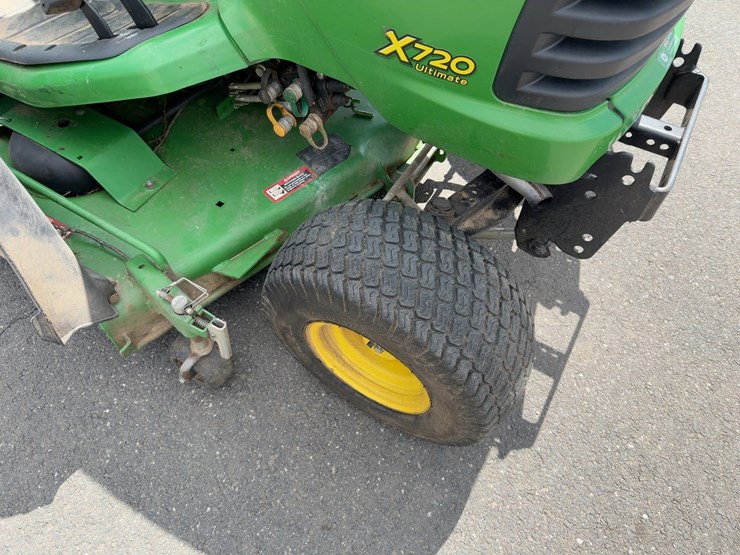 john-deere-x720-image-7