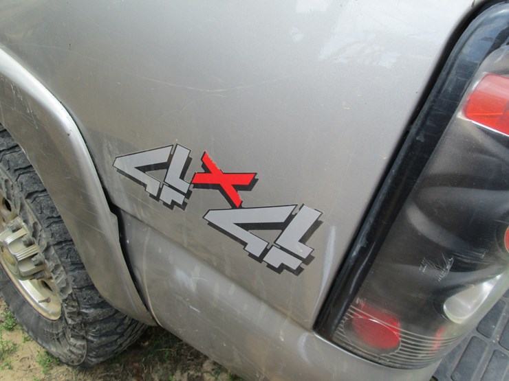 2002-chevrolet-silverado-2500-image-6