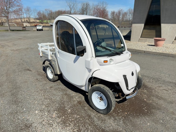 2010-gem-electric-vehicle-image-6