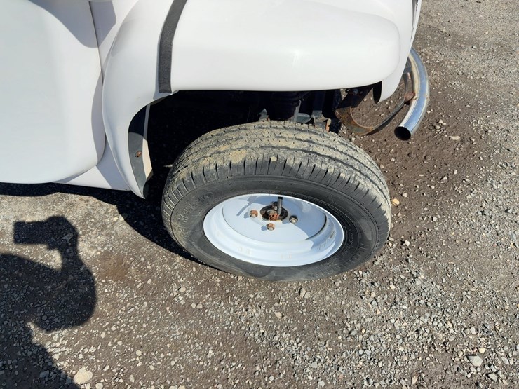 2010-gem-electric-vehicle-image-7