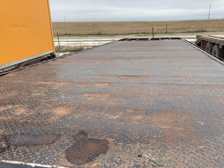 2013-titan-trailer-image-6