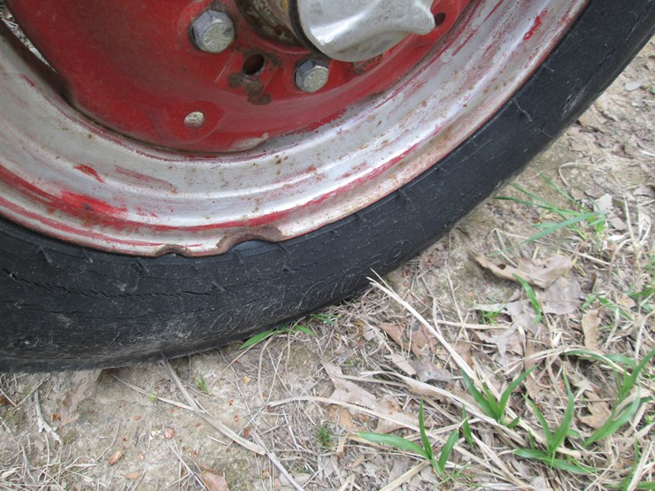 massey-ferguson-135-image-24