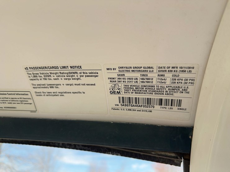 2010-gem-electric-vehicle-image-14