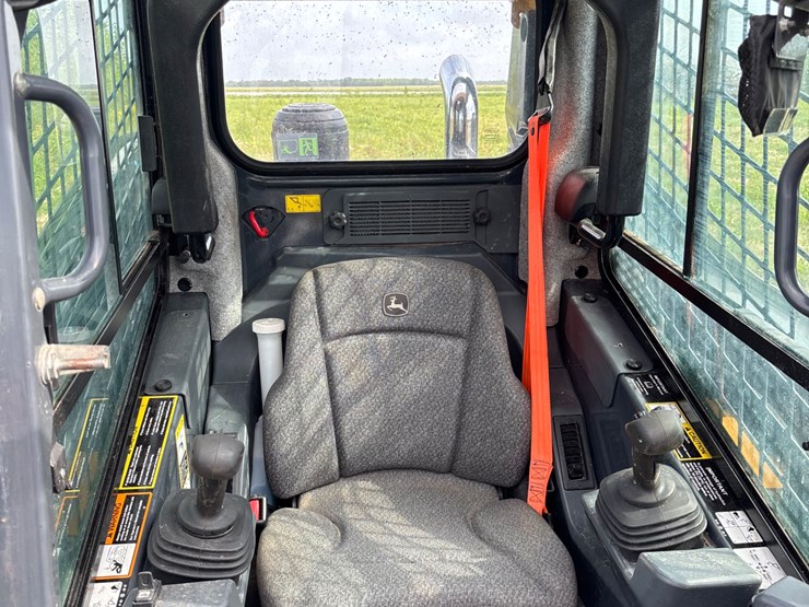 2023-deere-325g-image-8