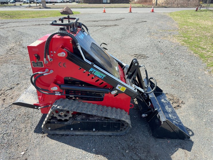 future-ft360-track-skid-steer-image-5