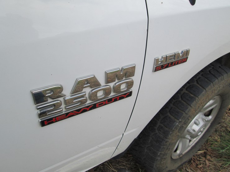 2015-dodge-ram-2500-image-19