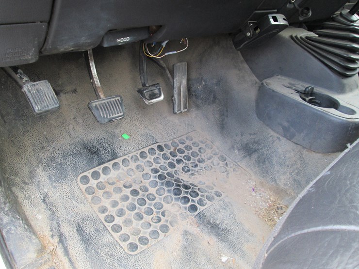 2001-dodge-ram-3500-image-32