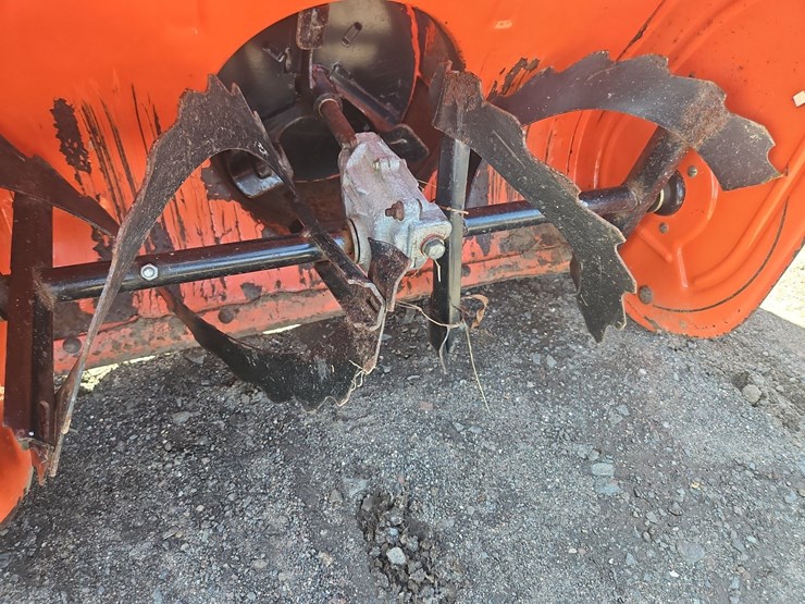 (3)-walk-behind-snow-blowers-image-10