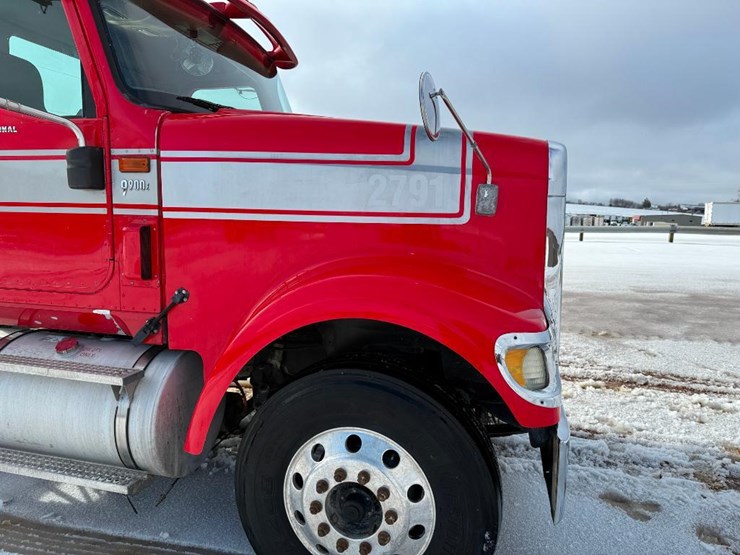 international-9900i-image-22