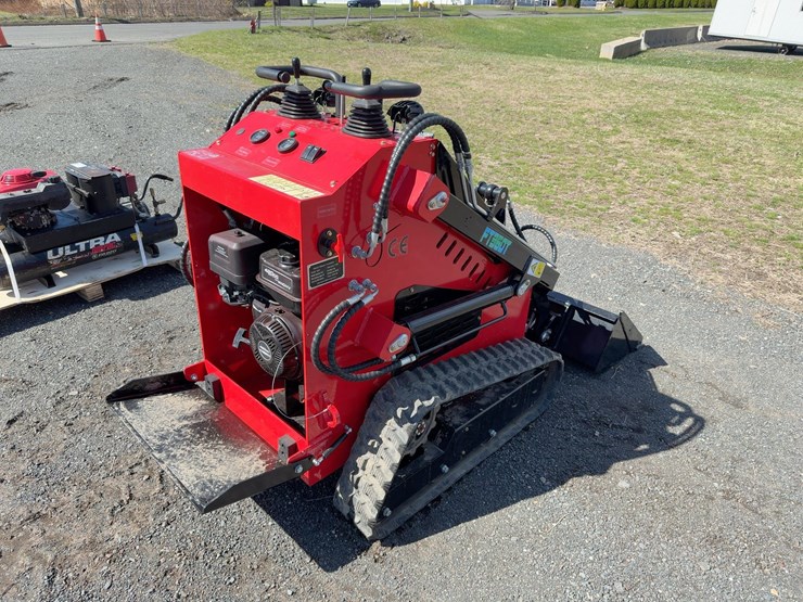 future-ft360-track-skid-steer-image-4