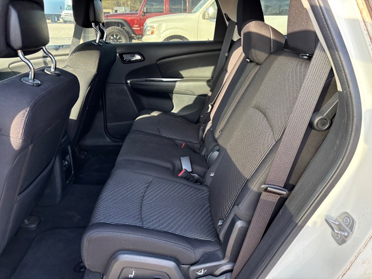 2014-dodge-journey-image-10