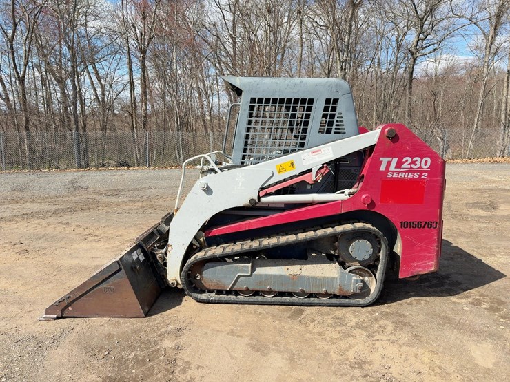 2013-takeuchi-tl230-image-2