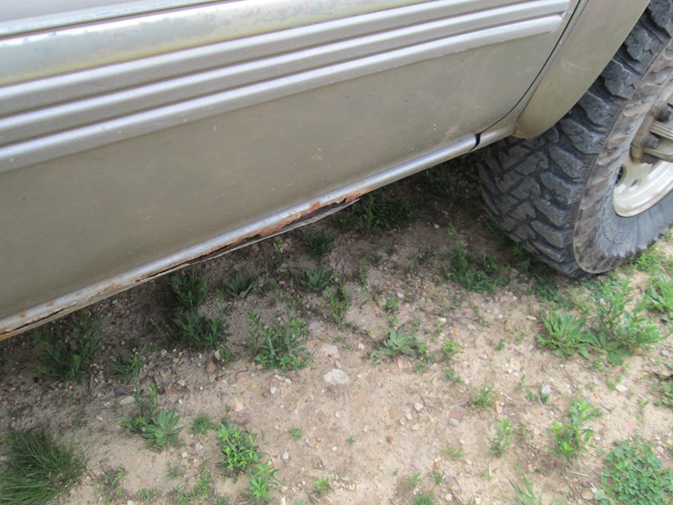 2002-chevrolet-silverado-2500-image-16