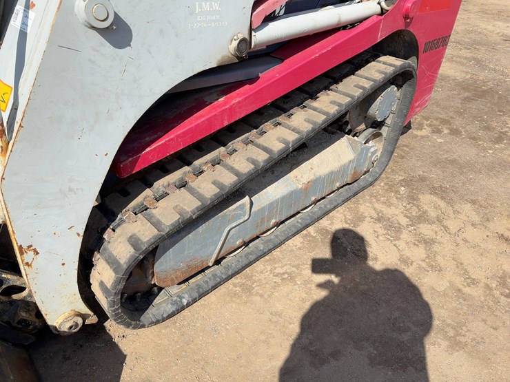 2013-takeuchi-tl230-image-16