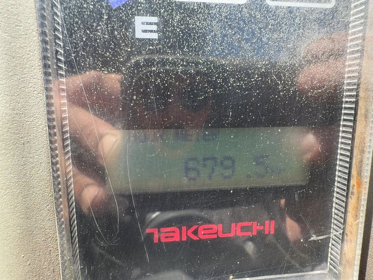 2013-takeuchi-tl230-image-24