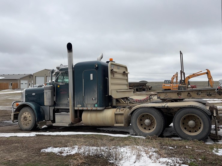 1997-peterbilt-379-sleeper-image-5