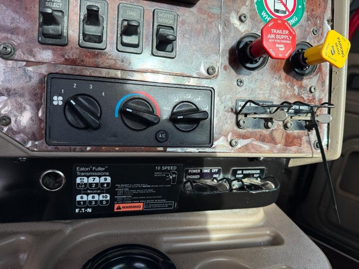 international-9900i-image-65