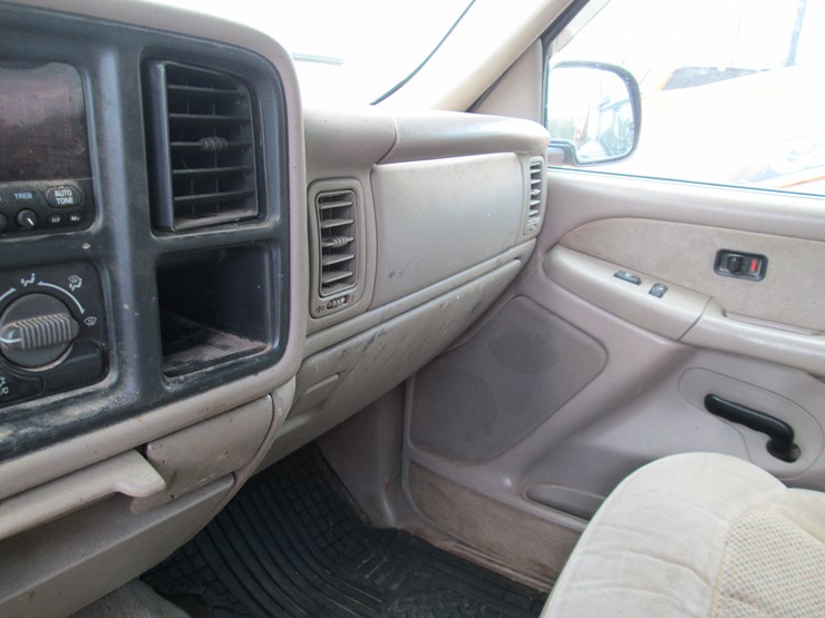 2002-chevrolet-silverado-2500-image-33
