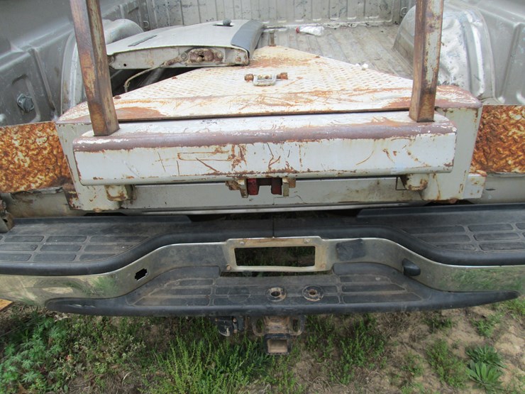 2002-chevrolet-silverado-2500-image-9