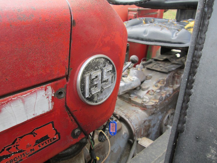 massey-ferguson-135-image-27
