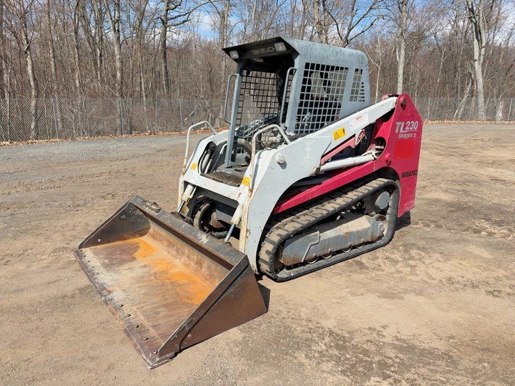 2013-takeuchi-tl230-image-1