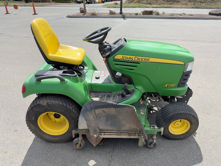 john-deere-x720-image-5
