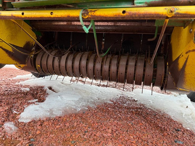 john-deere-435-image-23