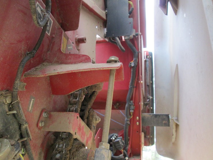 2015-new-holland-450-image-16