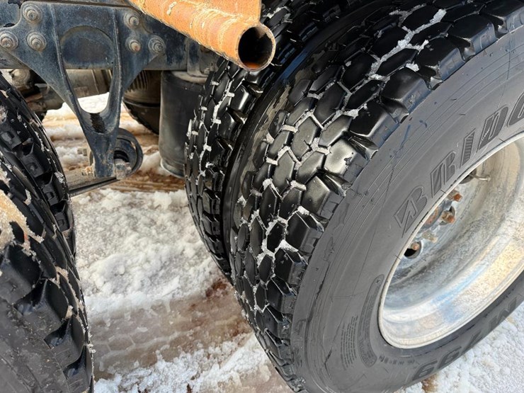 international-9900i-image-12