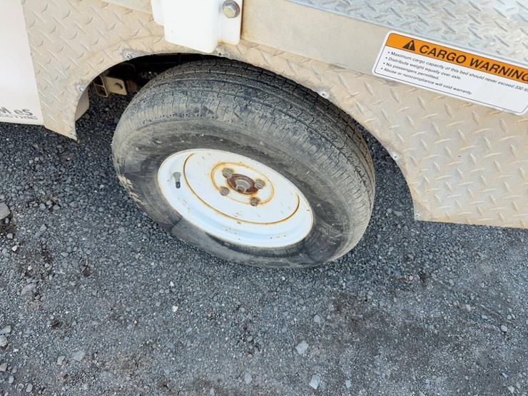 2012-gem-electric-vehicle-image-9