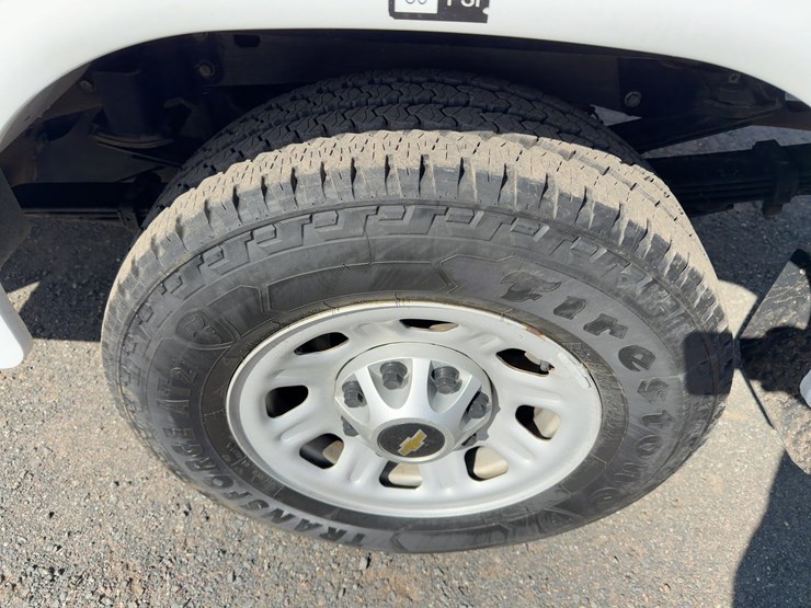 2015-chevrolet-silverado-3500hd-image-10