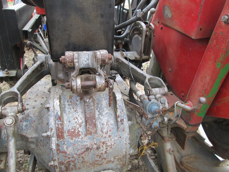 massey-ferguson-135-image-9