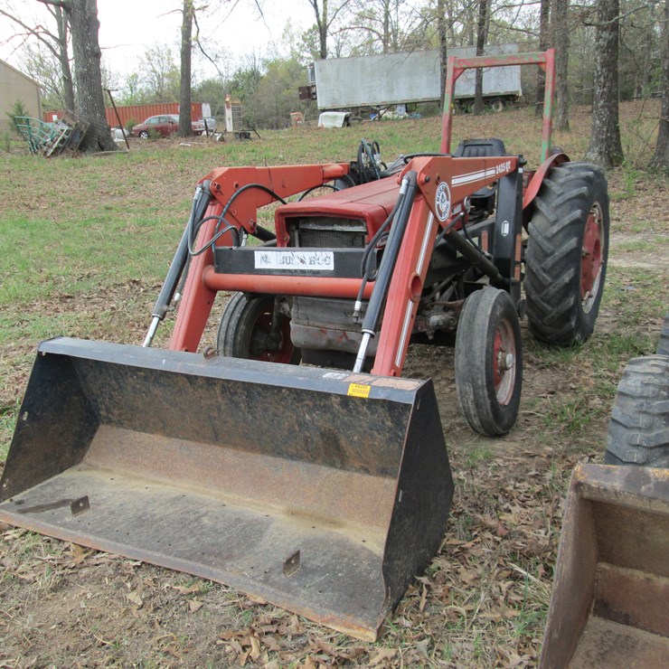 MASSEY-FERGUSON 135