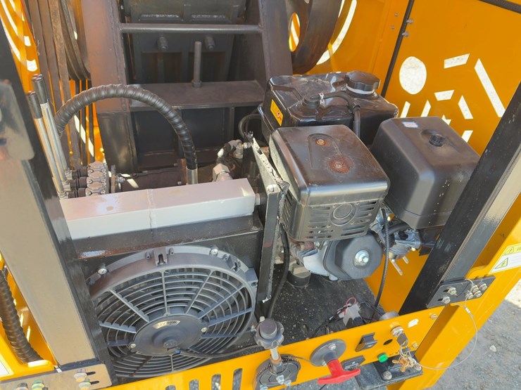 2025-ssj430-tracked-jaw-crusher-image-12