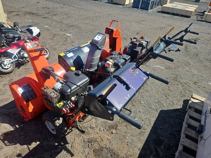 (3)-walk-behind-snow-blowers-image-4