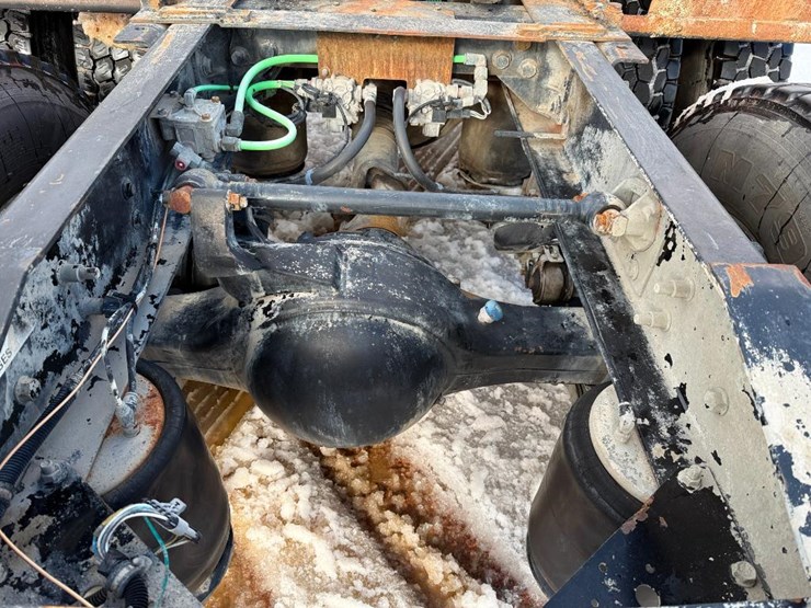 international-9900i-image-38