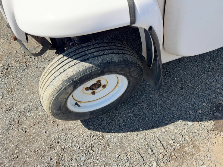 2012-gem-electric-vehicle-image-10