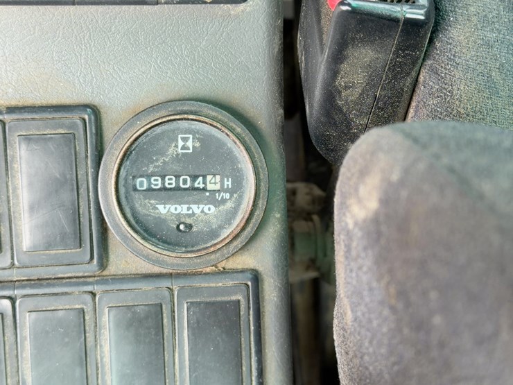 2006-volvo-ec140b-lc-image-47