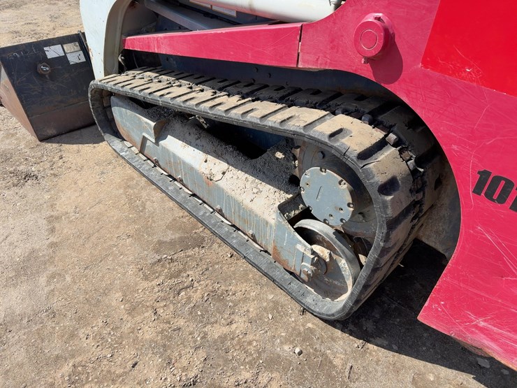 2013-takeuchi-tl230-image-14