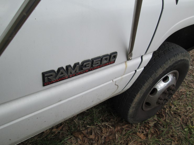 2001-dodge-ram-3500-image-21