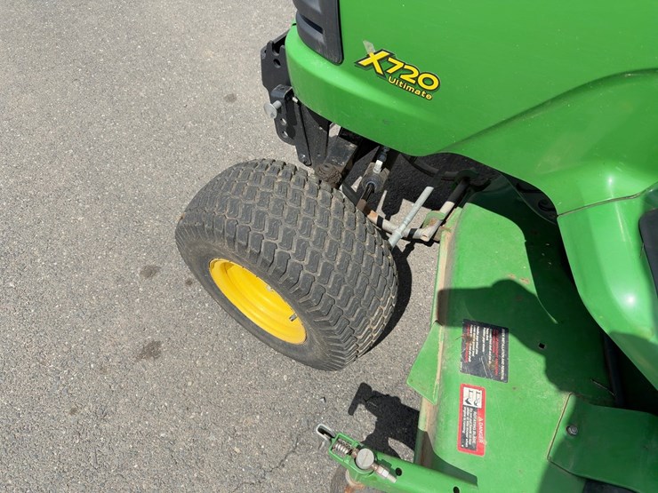 john-deere-x720-image-10