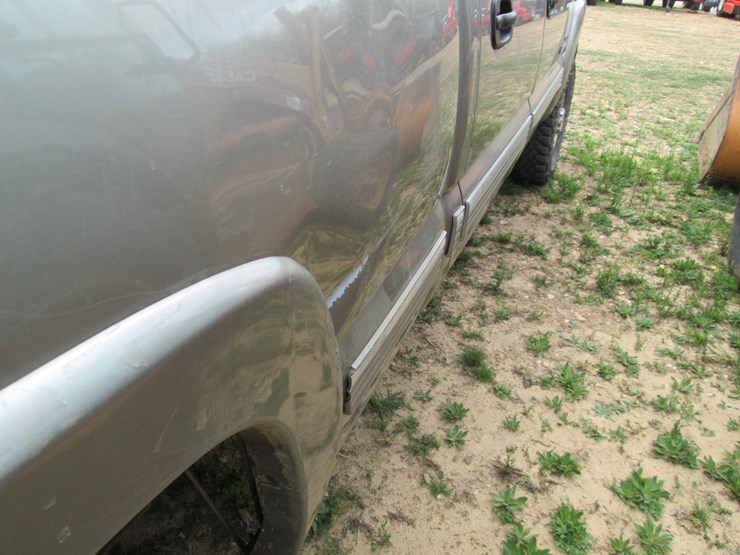 2002-chevrolet-silverado-2500-image-13