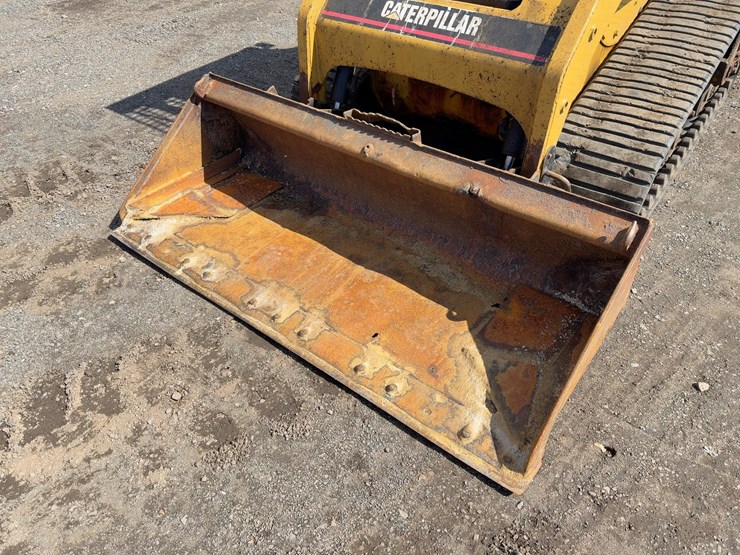 2002-caterpillar-247-image-9