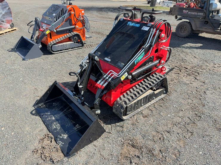 future-ft360-track-skid-steer-image-1