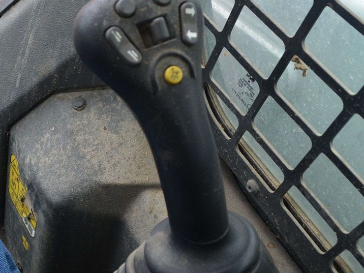 2023-bobcat-s62-image-21